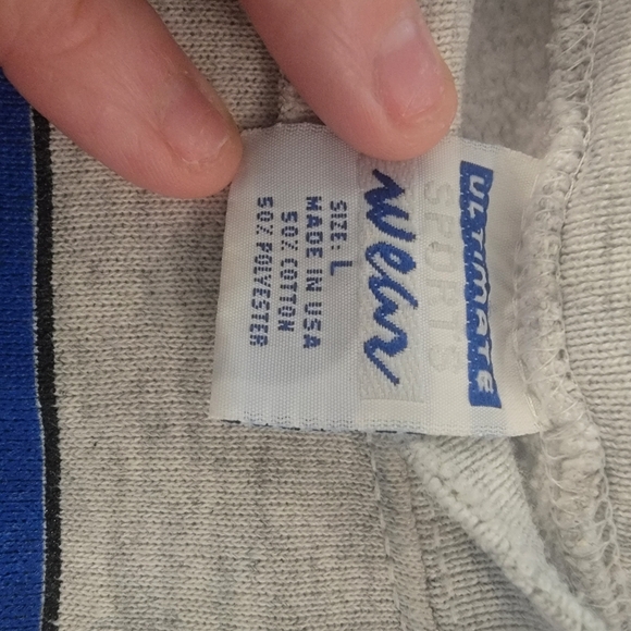 ♡vintage Gray University of Florida Sweater. A3 - Picture 3 of 8